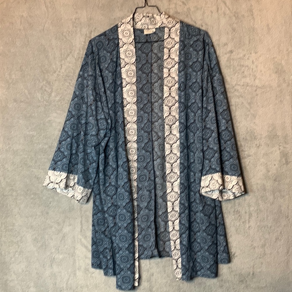 𝅺NWOT Simple by Suzanne Betro Kimono